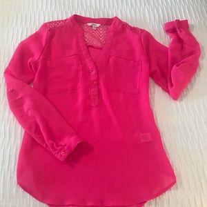 Candies vibrant fuchsia Top. XS